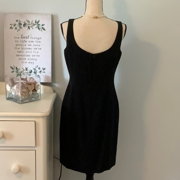 Laundry by Shelli Segal. Crepe tank dress. - Picture 2 of 6